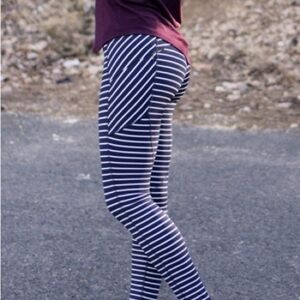 Athleta Power Lift Contender Navy and White Striped Leggings with Pockets